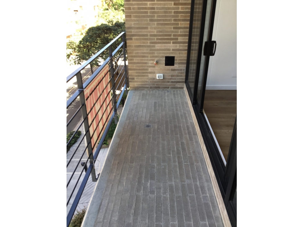 Chico Navarra Iluminado Apartamento Exterior con Balcón — foto 2