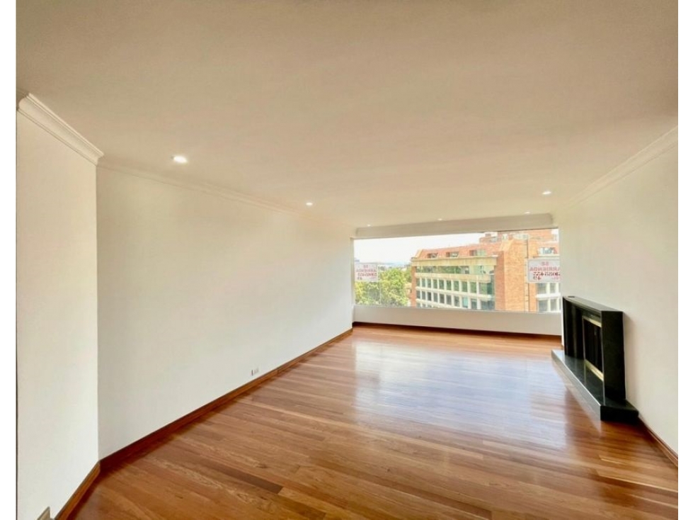 El Nogal Apartamento Super Iluminado y Acogedor 250 M2 — foto 4