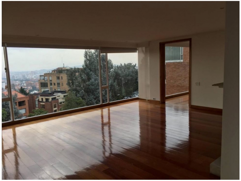 Espectacular Apartamento Amplio en El Refugio con Gran Vista 245 m2