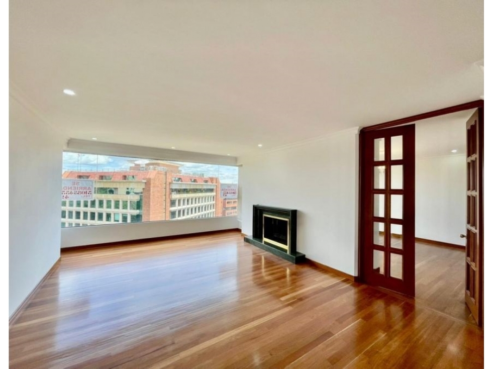 El Nogal Apartamento Super Iluminado y Acogedor 250 M2 — foto 2