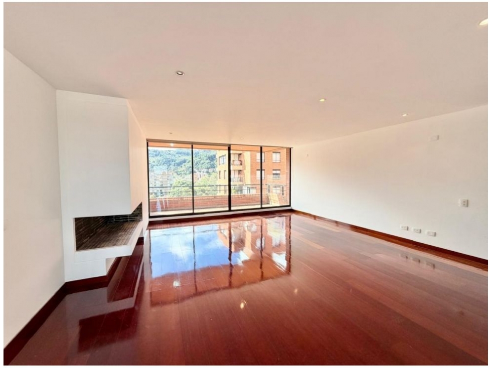 Santa Ana Iluminado Apartamento con Balcón 205 m2 Piso 10