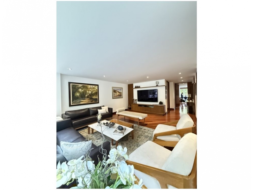 El Nogal Apartamento Super Iluminado y Acogedor 183 M2 — foto 2