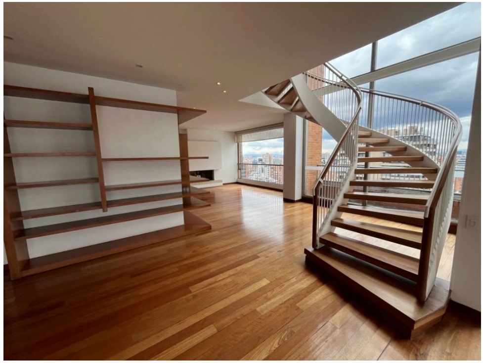 Espectacular Apartamento Amplio en Rosales con Gran Vista — foto 4