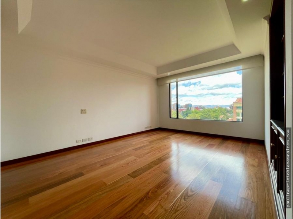 El Nogal Apartamento Super Iluminado y Acogedor 250 M2 — foto 5