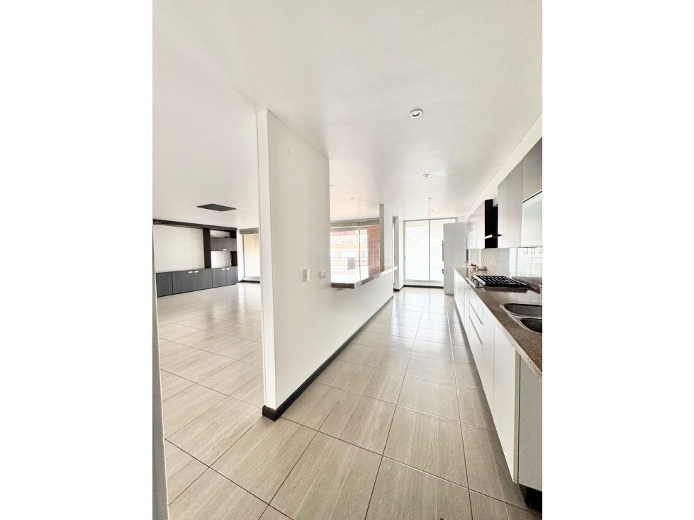 Chico Navarra Iluminado Apartamento 242 m2 con balcón — foto 4