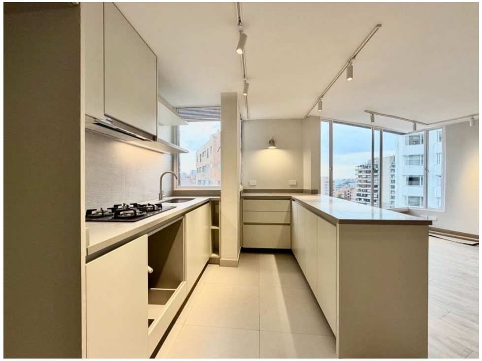 Los Rosales Maravilloso Apartamento Remodelado 82 m2 — foto 6