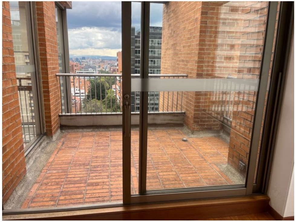 Espectacular Apartamento Amplio en Rosales con Gran Vista — foto 5