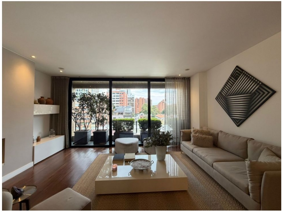 El Nogal Apartamento Super Iluminado y Acogedor 186 M2 — foto 4