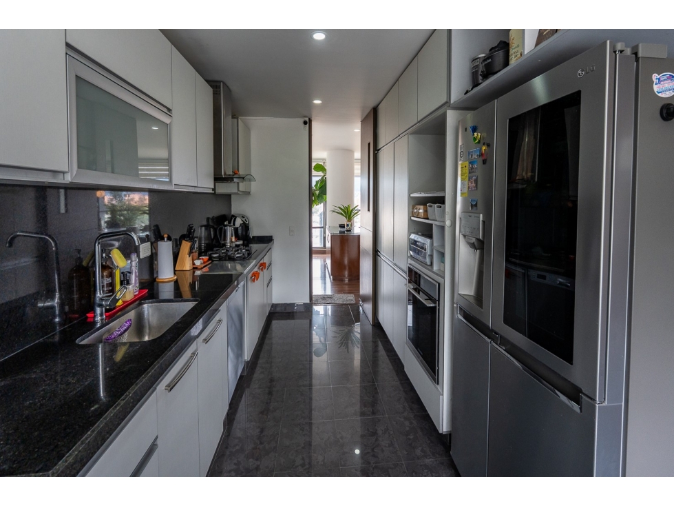 Exclusivo Apartamento Iluminado con Balcón Piso Alto Club Los Lagartos — foto 6