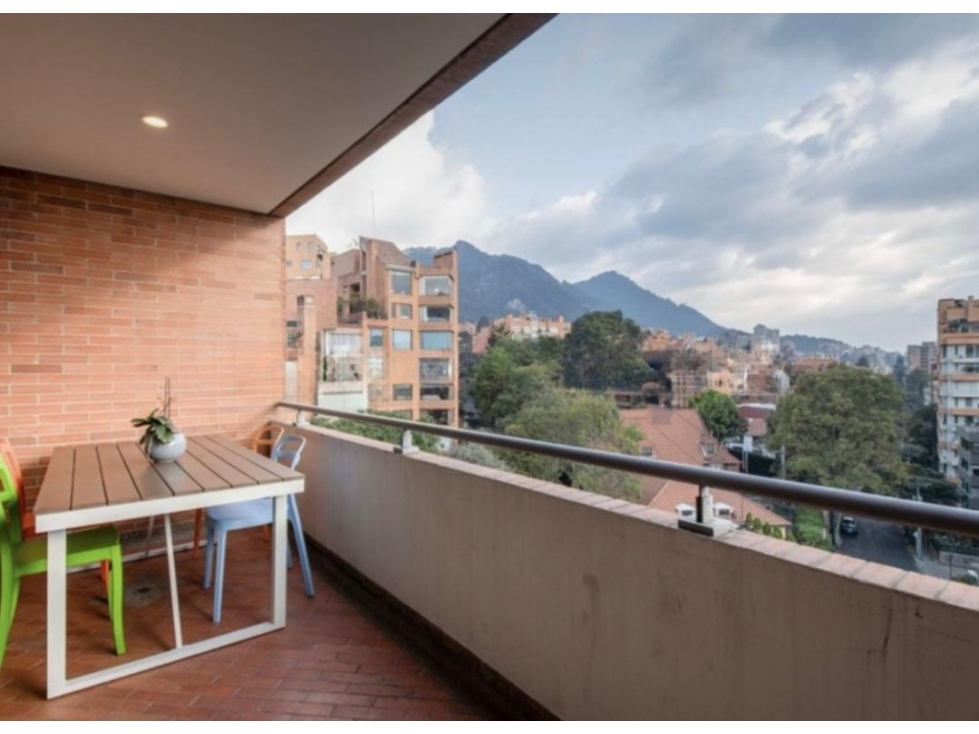 Los Rosales Penthouse con Balcón Amplio en Ubicación Privilegiada — foto 3
