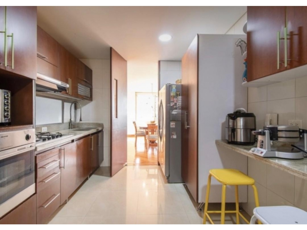 Los Rosales Penthouse con Balcón Amplio en Ubicación Privilegiada — foto 6