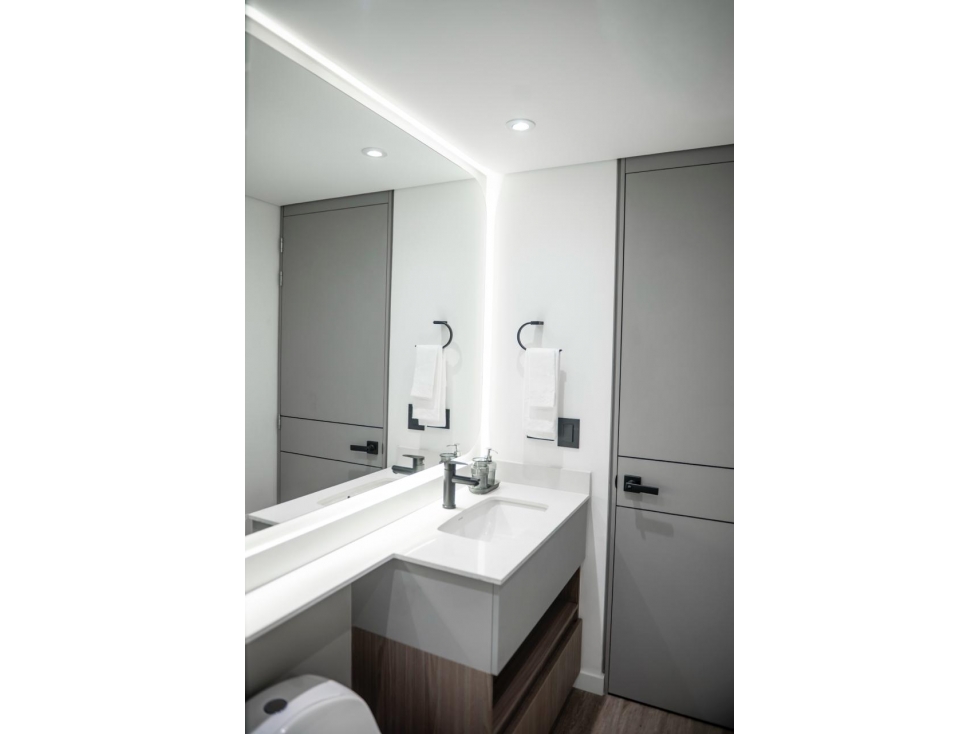 Chico Hermoso Apartamento Moderno y Amoblado — foto 5