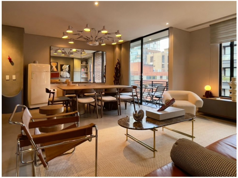 Chico Moderno e Iluminado Apartamento 120 m2 con Balcón