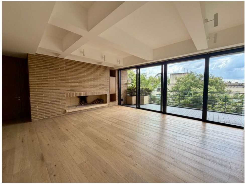 Rosales Excelente Apartamento Super Iluminado con Gran Balcón 220 m2
