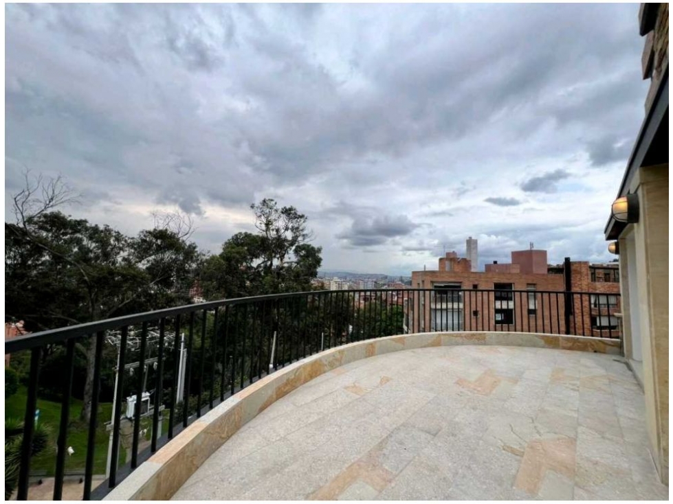 Rosales Iluminado Apartamento con Increíble Terraza
