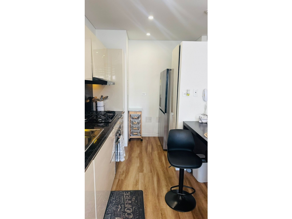 Chico Amoblado Apartamento Tipo Hotel 83 m2 — foto 2