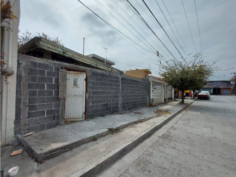 CASA EN VENTA EN COL. GARZA NIETO. ALF