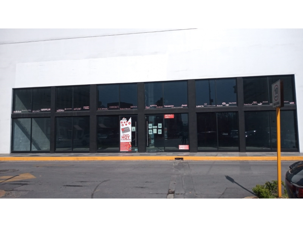 EXCELENTE LOCAL EN VENTA PLAZA FIESTA SAN AGUSTIN 400 M 2 MAO - 3