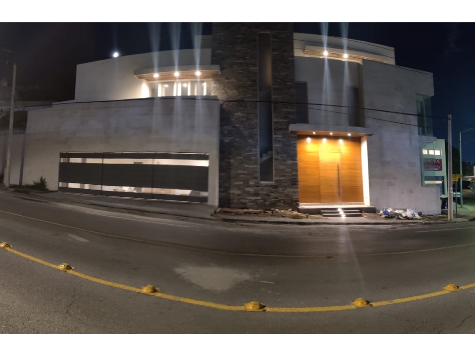 Residencia Estrenar Venta Mira Sierra Elevador y Acabados de Lujo