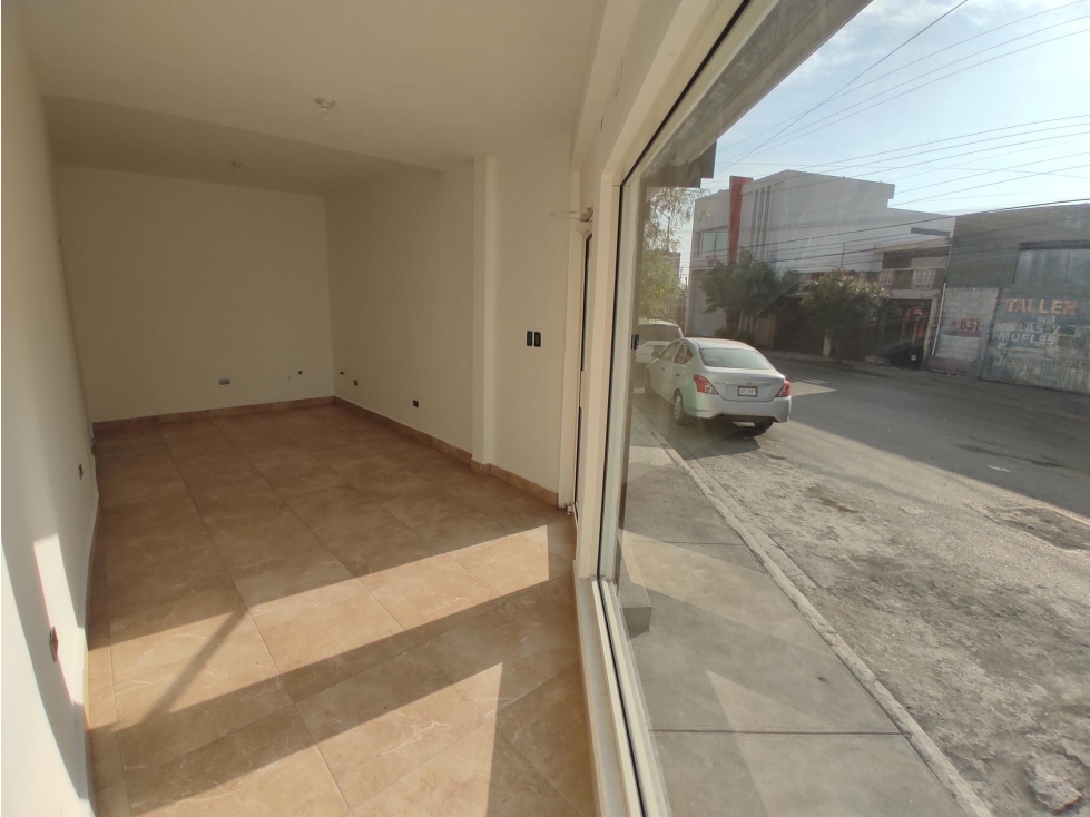 LOCAL COMERCIAL en RENTA PLANTA BAJA sobre avenida en Guadalupe MZC - 4