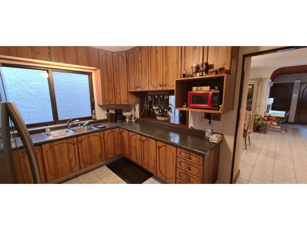 AMPLIA CASA EN VENTA BONITOS ACABADOS EN CUMBRES 3 SECTOR $ 9.5 MILL — foto 3
