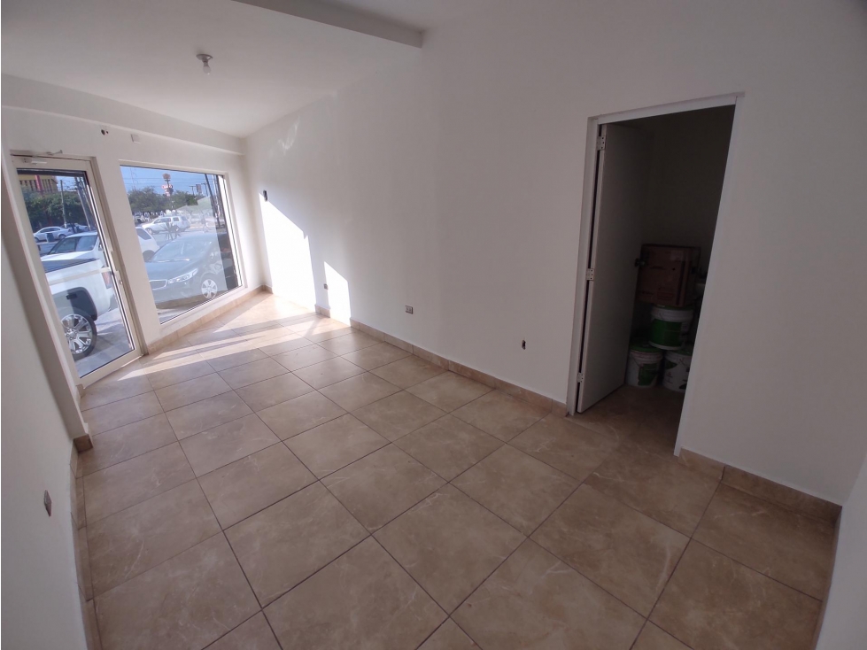 LOCAL COMERCIAL en RENTA PLANTA BAJA sobre avenida en Guadalupe MZC - 5