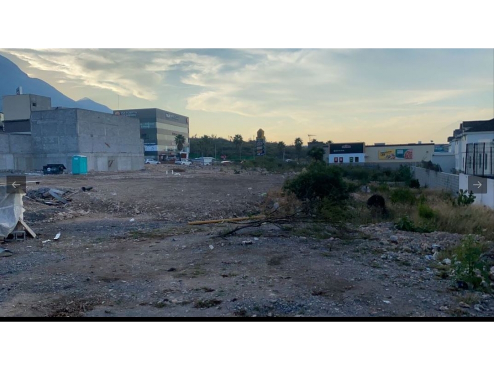 TERRENO COMERCIAL EN RENTA 3047 M 2 EN PUERTA DE HIERRO Y Av LEONES