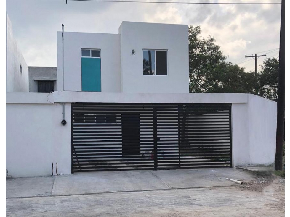CASA EN VENTA A ESTRENAR ESQUINA TOPO CHICO AMO.