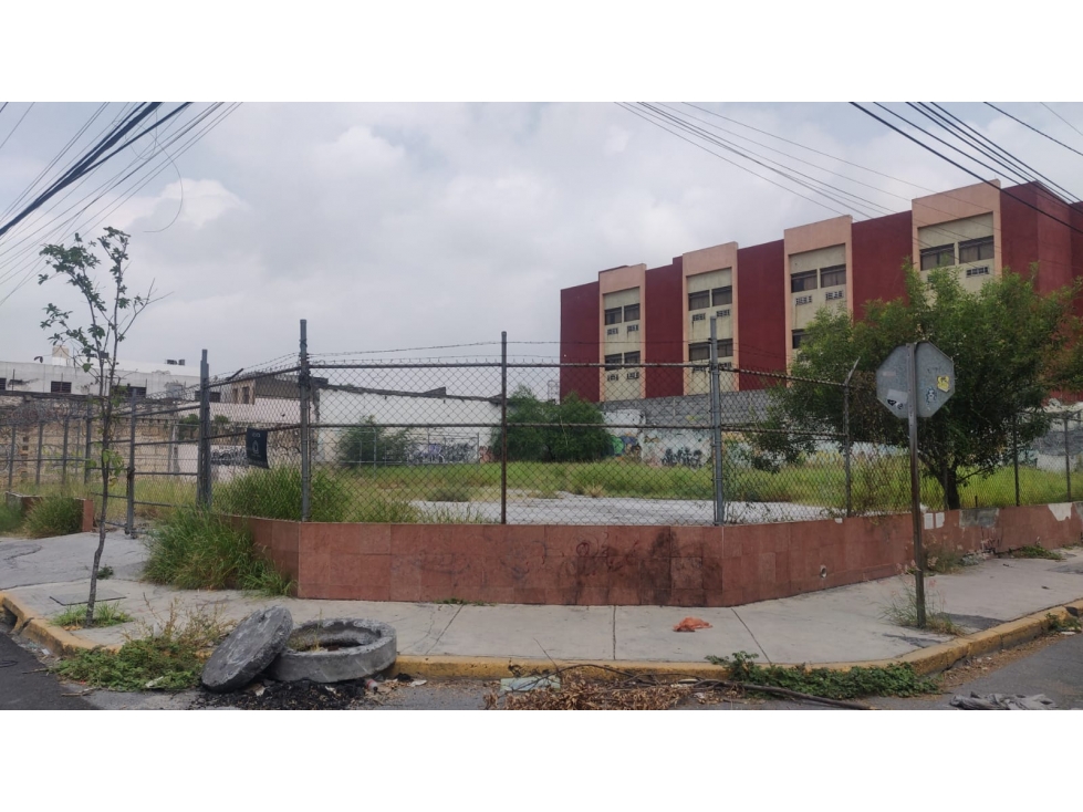 TERRENO EN VENTA EN ESQUINA CENTRO DE MONTERREY 1358m MST