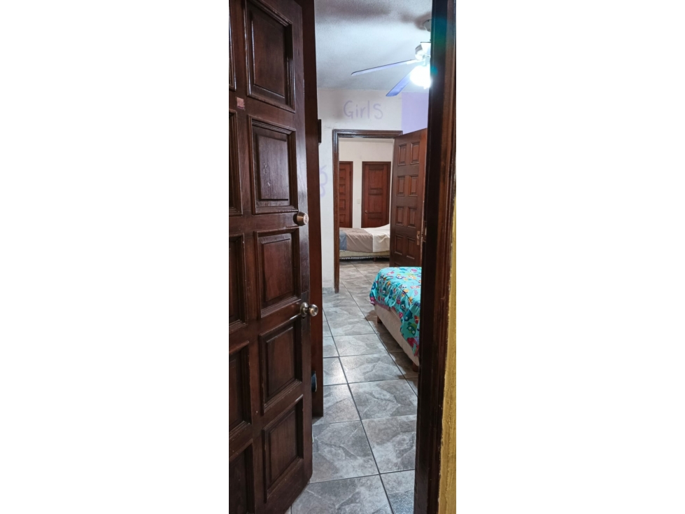 EXECLENTE Y BONITA CASA EN CENTRO 420 2 6 REC $ 10 MILL — foto 3