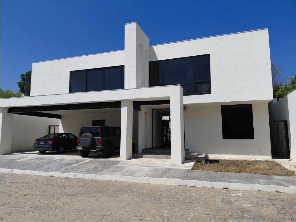 Residencia en venta, el pueblito de Santiago MST