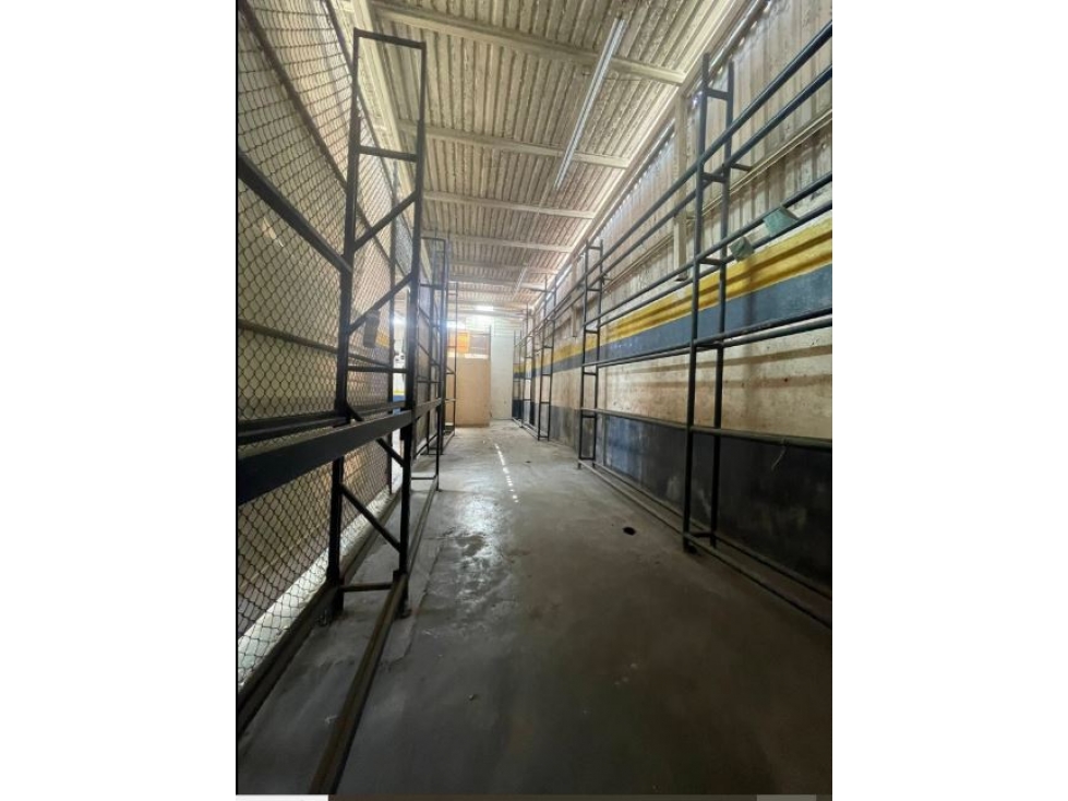 EXCELENTE BODEGA EN AV PROL MADERO EN RENTA 635 M2 $ 150.000 - 6