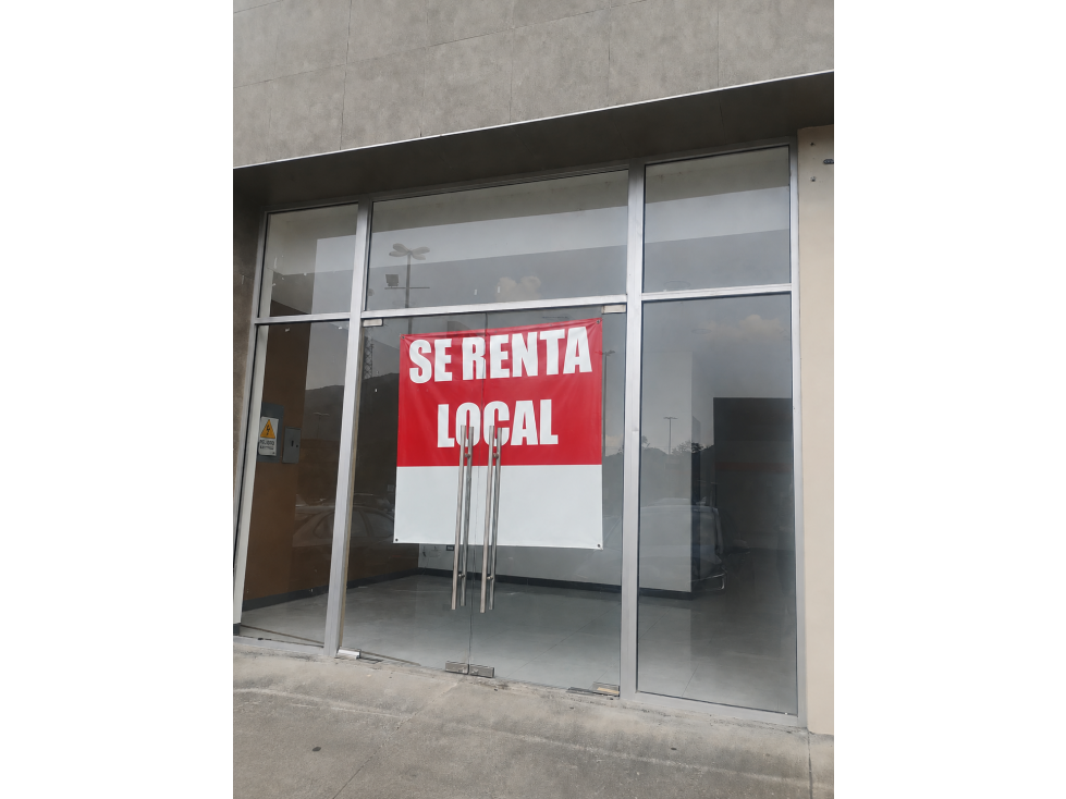 LOCAL COMERCIAL EN RENTA PLAZA COMERCIAL SORIANA EN SANTIAGO - 1