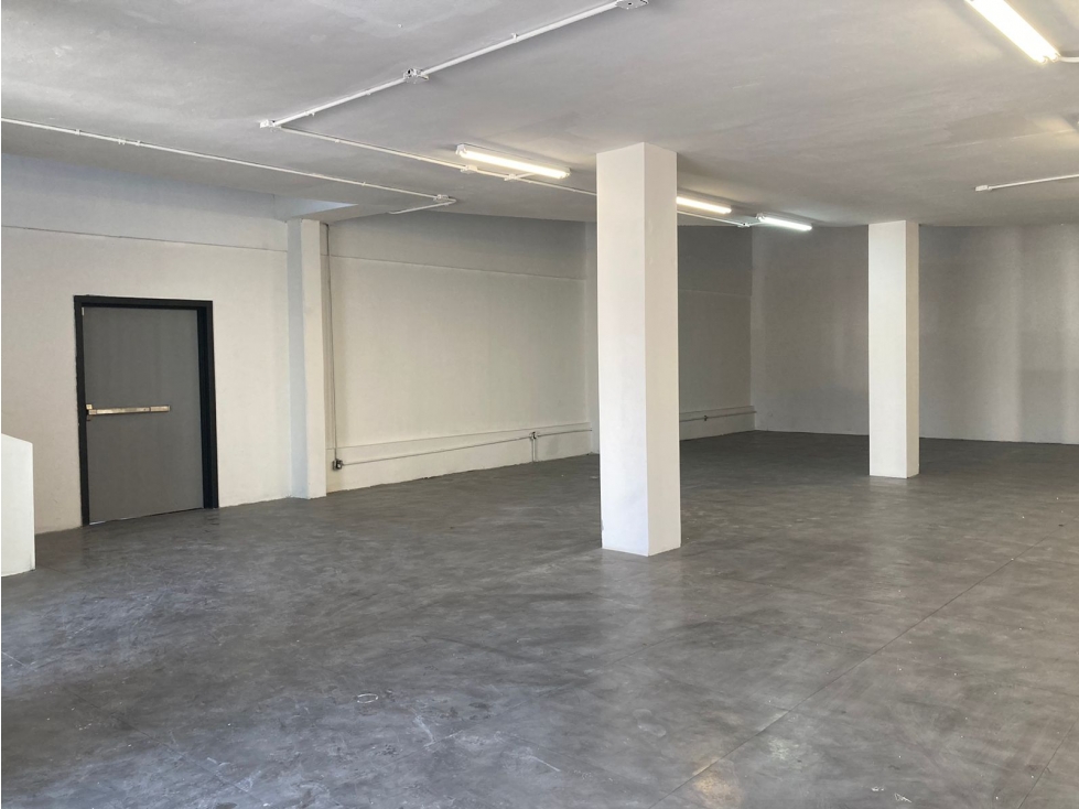 LOCAL EN RENTA SOBRE LEONES, CUMBRES 5TO. 576 m 2 $ 120.000 — foto 3