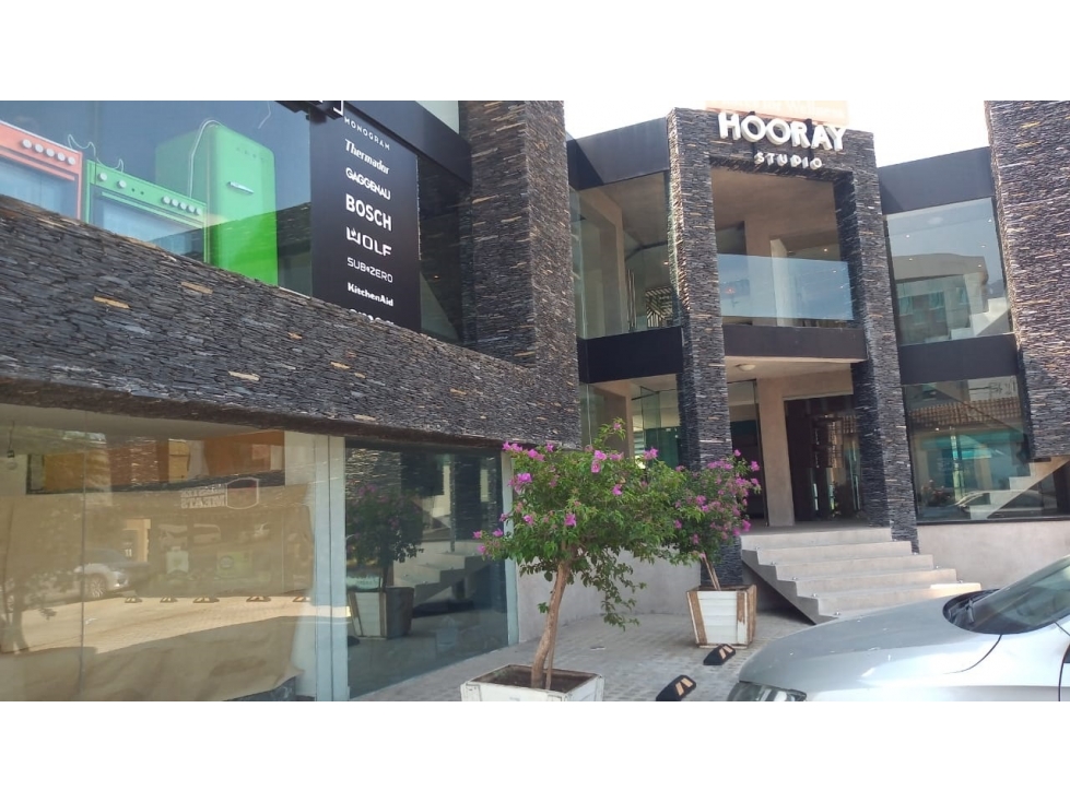 EXCELENTE PLAZA COMERCIAL EN VENTA ESQUINA CENTRITO VALLE MAO - 2