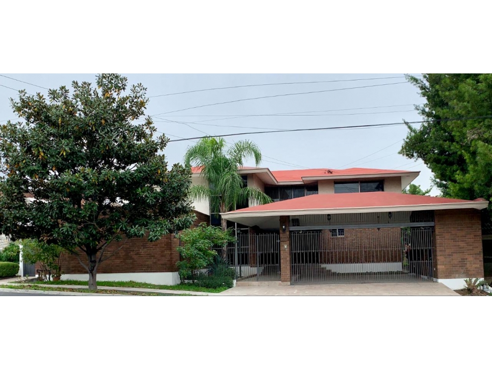 CASA EN VENTA RECIEN REMODELADA EN BOSQUES DEL VALLE SOBRE AVENIDA — foto 3