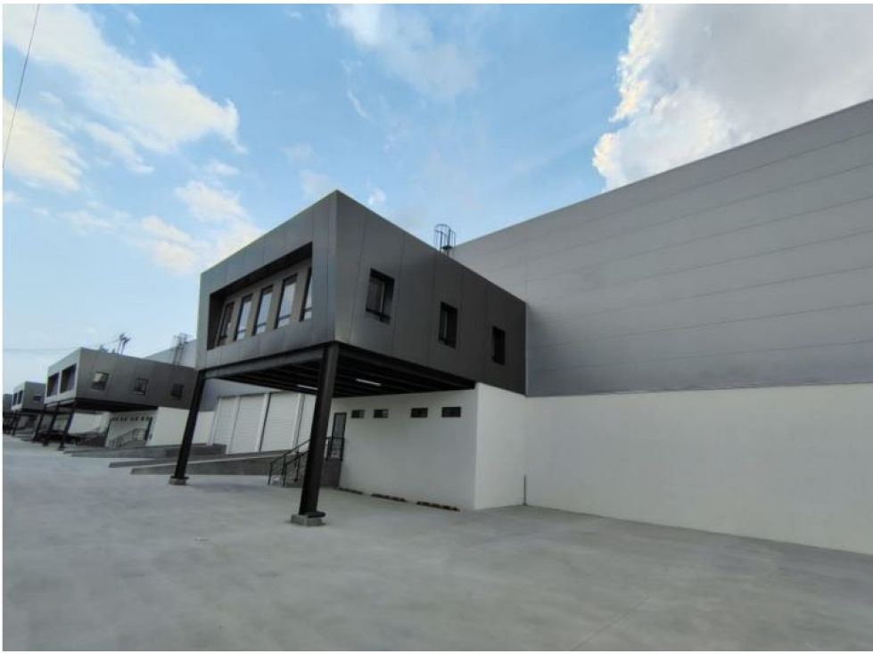 BODEGAS NUEVAS RENTA CARR LAREDO 1241 HASTA 14.000 M 2 $ 120 M2 - 4