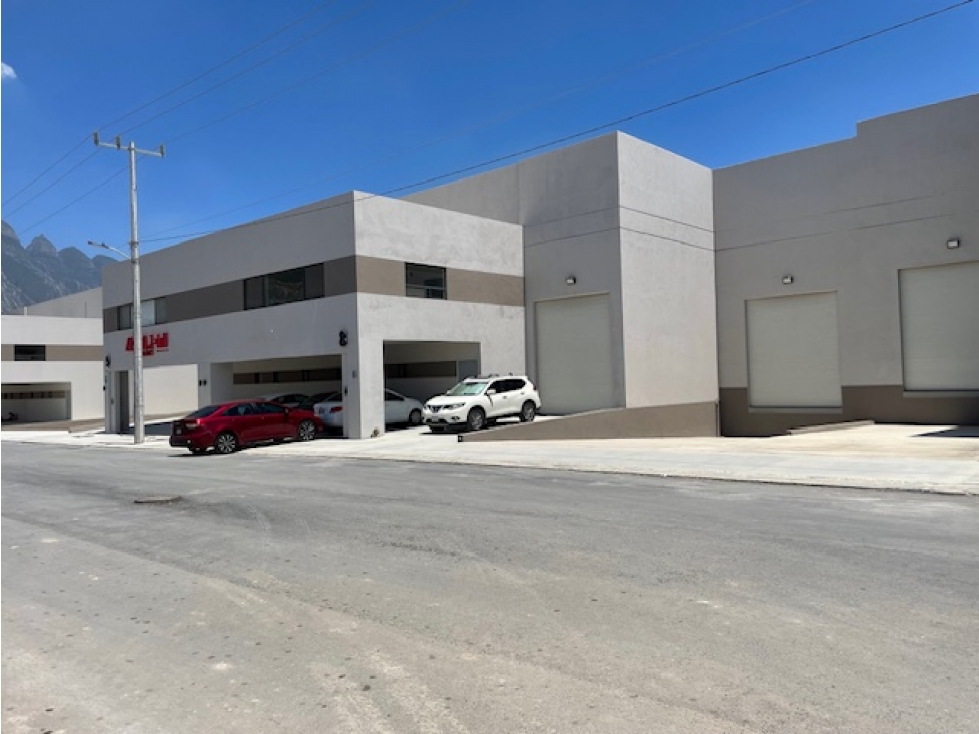 BODEGA 17-18 EN VENTA PARA ESTRENAR PARQUE INDUSTRIAL SANTA CATARINA - 2