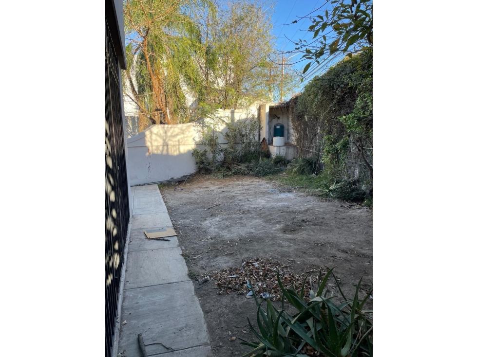 CASA EN VENTA EN CHEPEVERA EN AVENIDA NLC - 4