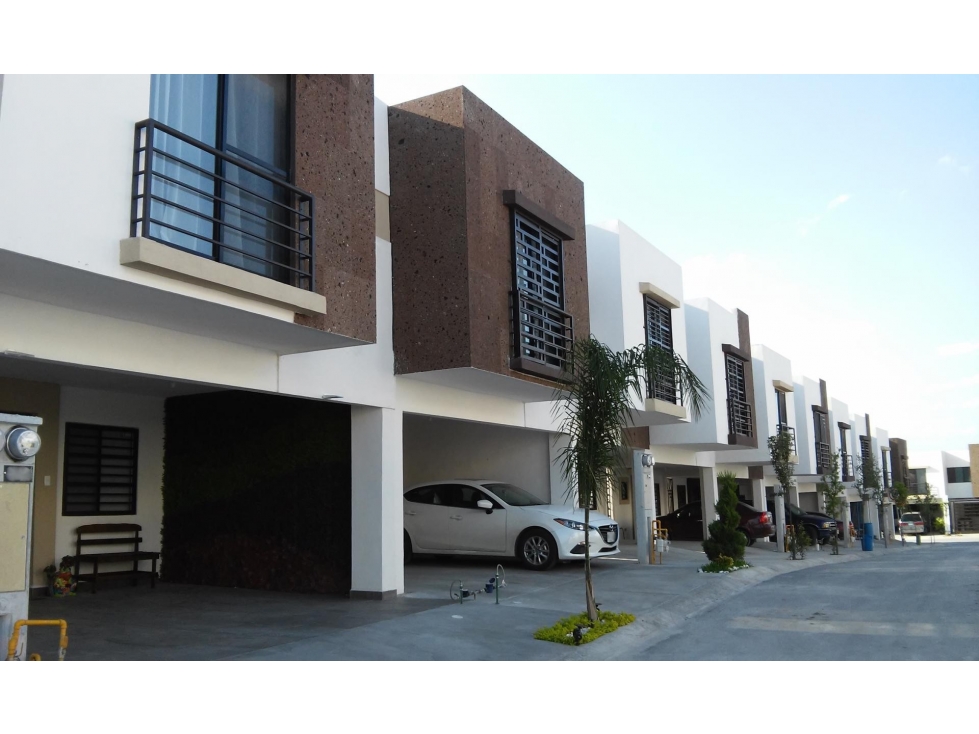 ALTARIA RESIDENCIAL Casa en Renta en Apodaca - 1