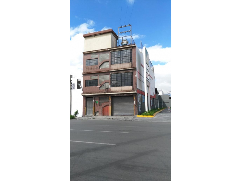 Edificio en venta a una cuadra de Av Juarez y Colon MAO - 1