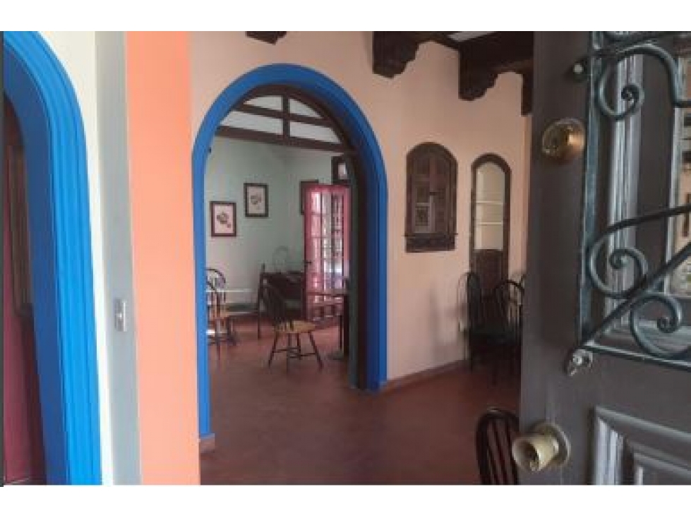 CASA CENTRO EN RENTA ESTILO COLONIAL AMPLIA Y ESPACIOSA 618 M 2 C - 2