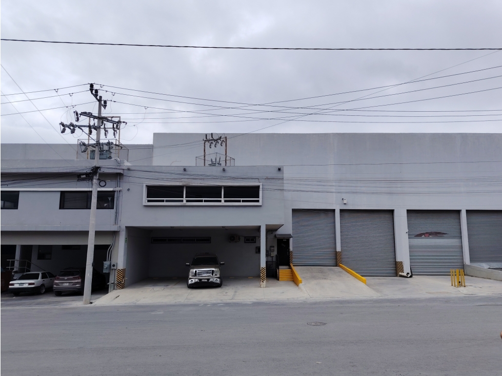 NAVE INDUSTRIAL EN VENTA COMO CEDIS EN PARQUE 300, EDA - 2