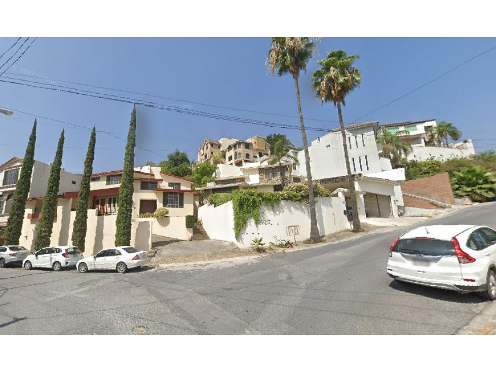 HERMOSA CASA AL LADO LATIN SCHOOL CUMBRES 2DO 500 M 2 $ 12.5 MILL — foto 3