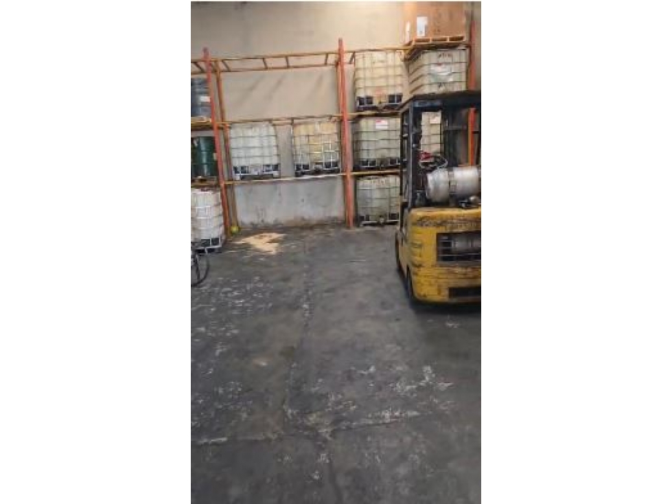BODEGA ESCOBEDO PLANTA DE LUBRICANTES SE VENDE TODO $ 20 Mill - 2