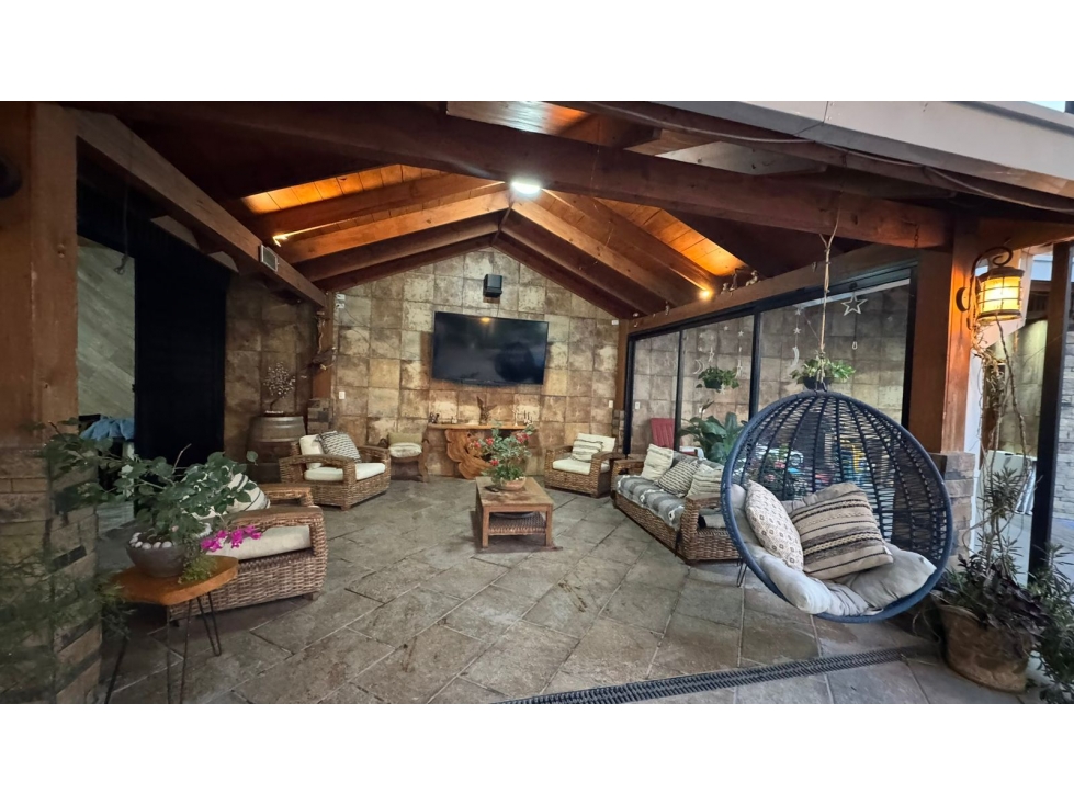 CASA EN VENTA EN CUMBRES JADE NLC