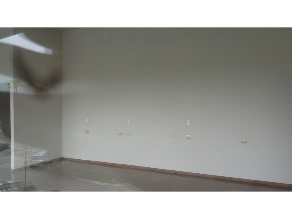 EXCELENTE LOCAL EN RENTA 2 NIVEL PLAZA LA HERRADURA 50.27 M 2 $ 21 Mil — foto 6