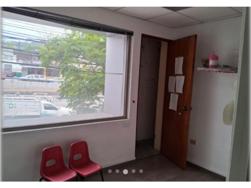 EXCELENTE LOCAL EN RENTA 2 NIVELES AV LEONES 400 M 2 $ 65 M — foto 2