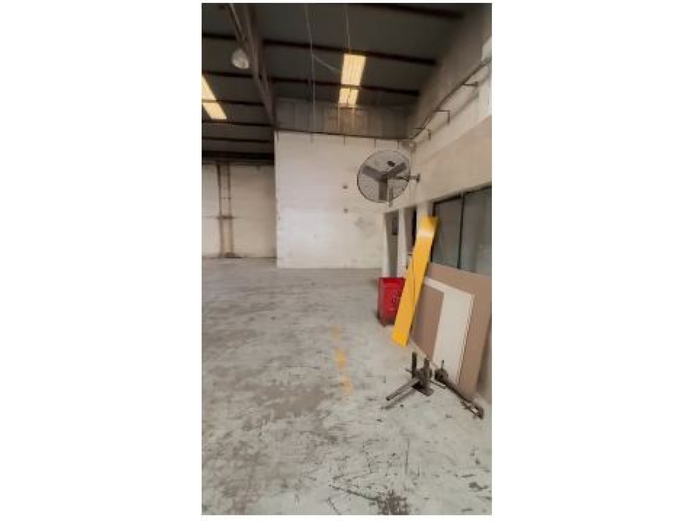 EXCELENTE BODEGA EN RENTA AV JUAREZ GPE 1000 M 2 $ 65.000 - 2