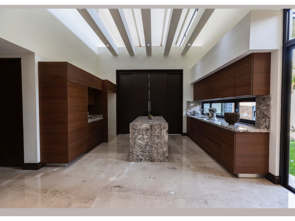 RESIDENCIA EN FUENTES DEL VALLE CON RECAMARA EN PLANTA BAJA — foto 3